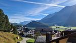 Ausblick vom Balkon auf den Lej Suot - 3½-Zimmerwohnung - Top-Hundeurlaub