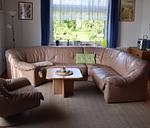 Wohnzimmer - Ferienwohnung Alte Grundschule Berdum 1 - Top-Hundeurlaub