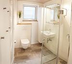 Badezimmer - Ferienwohnung Seegras - mit SPIELSCHEUNE, direkt am Wittensee - Top-Hundeurlaub