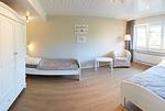 Schlafzimmer - Brise 5 am Wittensee – ebenerdige Ferienwohnung mit Terrasse & Spielscheune - Top-Hundeurlaub
