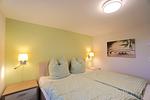 Schlafzimmer - Idyllische Auszeit an der Schlei: Ferienwohnung 'An der Linde' - Top-Hundeurlaub