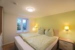 Schlafzimmer - Idyllische Auszeit an der Schlei: Ferienwohnung 'An der Linde' - Top-Hundeurlaub
