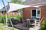 Durch das Gartentor gelangen Sie direkt auf den PKW-Stellplatz. - Haus Pusteblume Wohnung 4 - Top-Hundeurlaub