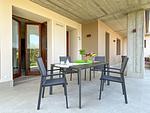große terrasse mit vielen Sitzmöglichkeiten - Olea - Top-Hundeurlaub