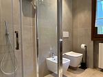 sauberes Bad mit Dusche und Bidet - Olea - Top-Hundeurlaub