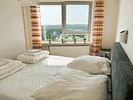 Schlafzimmer - Ferienwohnung Wikinger Nest 13.10 im Wikingturm - Top-Hundeurlaub