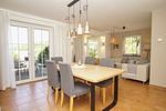Wohnzimmer - FeWo Boddenkoje: Terrasse - Top-Hundeurlaub
