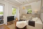 Wohnzimmer - FeWo Seekoje: Balkon - Top-Hundeurlaub