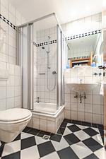 Deluxe Doppelzimmer mit Terrasse o. Balkon im Hotel Rügenschmiede vis a vis Hiddensee - Top-Hundeurlaub