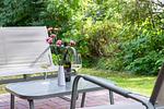 Terrasse mit Liegen und Tisch - Boddenräuber 1 - Top-Hundeurlaub
