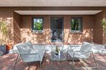 Terrasse mit gemütlichen Sitzmöbeln - Boddenräuber 2 - Top-Hundeurlaub