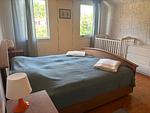 Schlafzimmer mit Doppelbett in der Villa Bela in Småland - Villa Bela - Top-Hundeurlaub