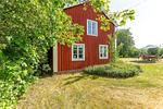Fassade vom Hus Stabyvägen in Högsby – rotes traditionelles Schwedenhaus - Hus Stabyvägen - Top-Hundeurlaub