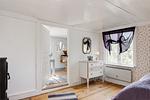 Schlafzimmer im Hus Stabyvägen in Högsby mit Holzdetails - Hus Stabyvägen - Top-Hundeurlaub