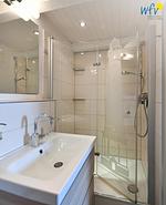 Badezimmer - Ferienwohnung Kiek op de Toorns - Top-Hundeurlaub