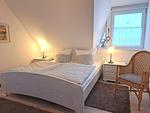 Schlafzimmer - Bahnhofstrasse 5 Wohnung Zingst - Top-Hundeurlaub