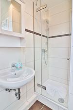 Badezimmer - Langeooger Viermaster - Rotes Segel - Top-Hundeurlaub