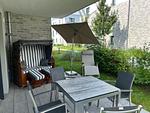 Terrasse mit Strandkorb - Aparthotel Ostseeallee 5-42 - Top-Hundeurlaub