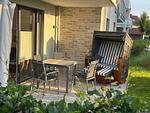 Terrasse mit Gartenmöbeln - Aparthotel Ostseeallee 5-42 - Top-Hundeurlaub