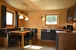 Küche / Küchenzeile - Jägar Chalet - Feriendorf Via Claudia Haus 73 - Top-Hundeurlaub