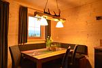 Wohnzimmer - Jägar Chalet - Feriendorf Via Claudia Haus 73 - Top-Hundeurlaub