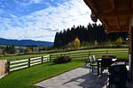 Terrasse mit Garten - Jägar Chalet - Feriendorf Via Claudia Haus 73 - Top-Hundeurlaub