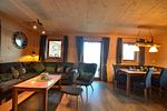 Wohnzimmer - Jägar Chalet - Feriendorf Via Claudia Haus 73 - Top-Hundeurlaub
