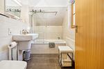 Badezimmer mit Badewanne - Wohnung 4.4 - Seeschwalbe - Top-Hundeurlaub