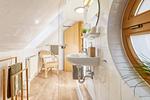 Badezimmer im Dachgeschoss - Wohnung 4.4 - Seeschwalbe - Top-Hundeurlaub