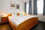 Schlafzimmer mit Doppelbett - Sünnslag 18 - Top-Hundeurlaub