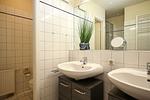 Badezimmer mit Waschbecken - Wohnung 10-7 - Top-Hundeurlaub
