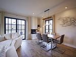 Wohnzimmer - Premium Reetdachvilla mit 3 Schlafzimmern, Sauna und Kamin (F04) - Top-Hundeurlaub