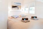 Schlafzimmer mit Doppelbett (160 x 200 cm) Boxspring und Kleiderschrank - Lille Hus - Top-Hundeurlaub