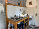 Küche mit Essplatz im Ferienhaus Hus Björk in Fågelfors – Ferienhaus für 5 Personen in Småland - Hus Björk - Top-Hundeurlaub