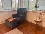 Wohnbereich mit Sofa im Hus Silverdalen in Silverdalen - Hus Silverdalen - Top-Hundeurlaub