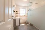 Badezimmer - Ferienhaus Glück unter Reet mit Sauna, Kamin und Terrasse - Top-Hundeurlaub