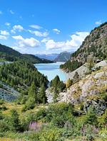wunderschöner Ausblick auf die Berge und den See - Vero - Top-Hundeurlaub