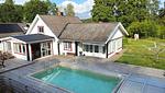 Villa Waldsee aus der Luft mit Pool und Seezugang – Ferienhaus für bis zu 8 Personen in Småland - Villa Waldsee - Top-Hundeurlaub