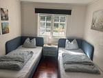 Gemütliches Schlafzimmer mit Sofa im Ferienhaus Villa Waldsee in Småland - Villa Waldsee - Top-Hundeurlaub