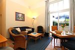 Wohnzimmer - Haus am Park Fewo 1 - Top-Hundeurlaub