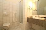 Badezimmer - Haus am Park Fewo 1 - Top-Hundeurlaub