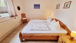 Schlafzimmer - Ferienwohnung "Achtern Diek 2" 1. Reihe an der Ostseeküste - Top-Hundeurlaub