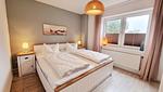 Schlafzimmer - Ferienwohnung "Achtern Diek 1" 1. Reihe an der Ostseeküste - Top-Hundeurlaub