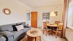 Wohnzimmer - Ferienwohnung "Achtern Diek 1" 1. Reihe an der Ostseeküste - Top-Hundeurlaub