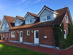 Fassade / Eingang - Ferienwohnung "Achtern Diek 1" 1. Reihe an der Ostseeküste - Top-Hundeurlaub