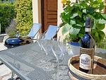 entspannt auf der Terrasse einen Wein genießen - Vistalago - Top-Hundeurlaub