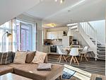 Wohnzimmer mit Blick zur Küche - Wohnung 19 - Top-Hundeurlaub