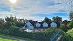 Fassade / Eingang - Ferienwohnung "Achtern Diek 3" 1. Reihe an der Ostseeküste - Top-Hundeurlaub