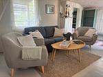 Wohnzimmer der Waldhütte Hus Sinnermåla am Sinnernsee - Hus Sinnermåla - Top-Hundeurlaub