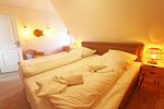 Schlafzimmer - COZY COTTAGE am Dorfteich - Bi Kiar 2a - Top-Hundeurlaub